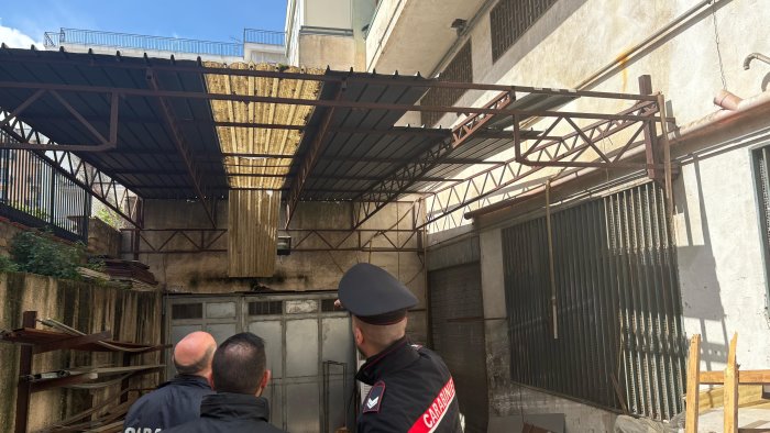 sul lavoro e strage senza fine idraulico precipita da 6 metri e muore sul colpo