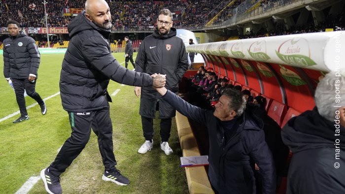 via alle conferenze il derby presentato dai tecnici