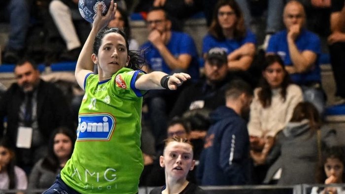 pallamano a1 salerno ed erice regalano spettacolo ma la coppa va in sicilia