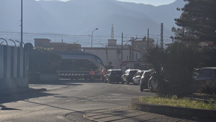 linea ferroviaria torre castellammare comune chiede dismissione immediata