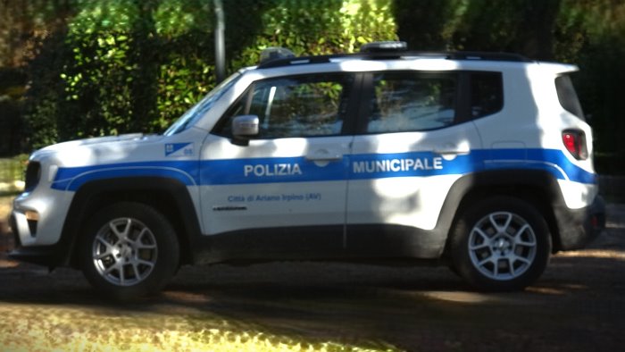 ariano la polizia municipale scopre e incastra sversatore seriale di rifiuti