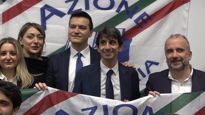 donzelli fdi contestato all universita di salerno e scontro tra i partiti