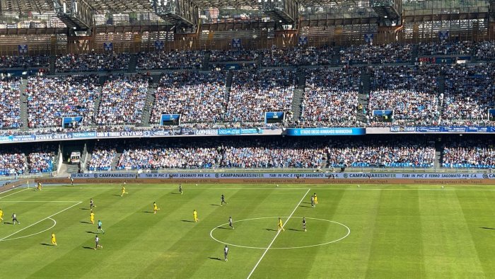 dai complimenti ai fatti concreti e conte sogna il maradona senza pista