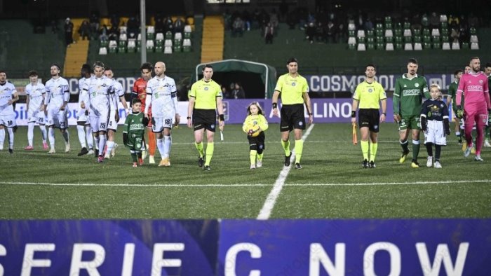 l arbitro di messina avellino ha gia diretto una gara dei lupi in stagione