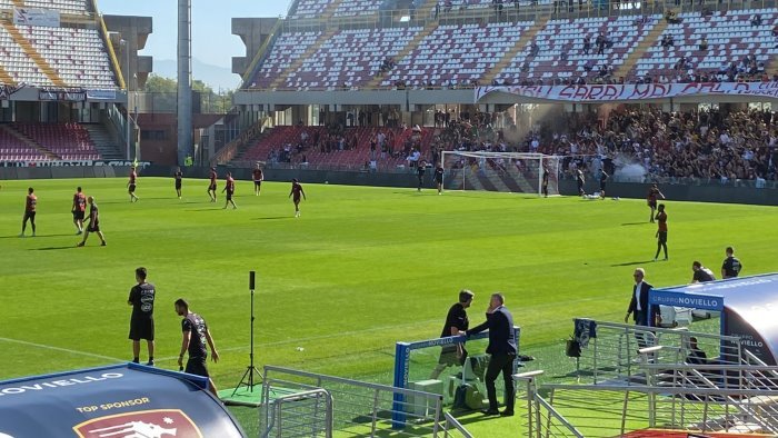 salernitana mobilitazione ultras tutti uniti avanti granata