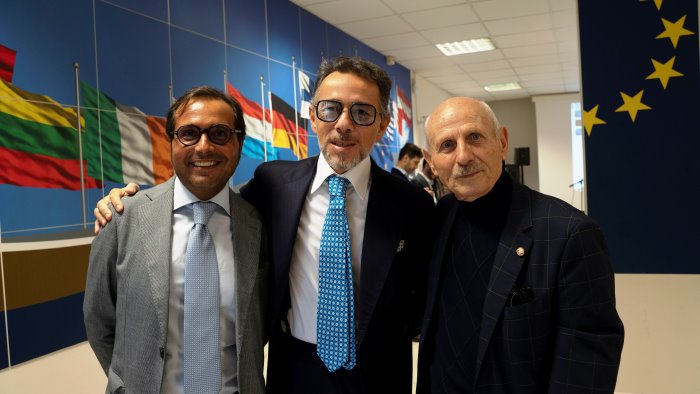 comunicare la bellezza laboratori con il sannita peppe leone