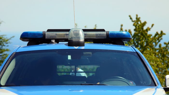 rapina a torre annunziata due arresti per aggressione ad un ambulante