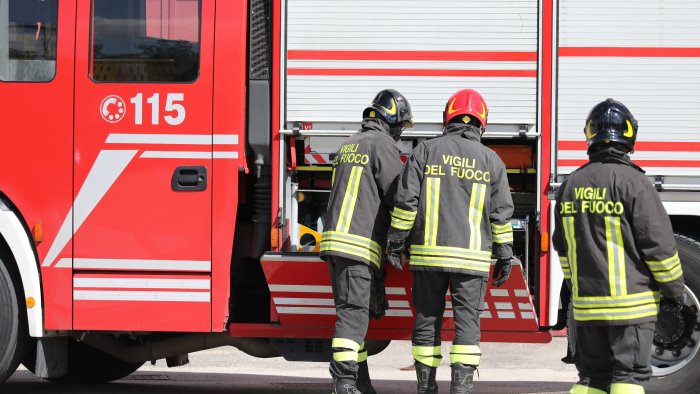 pozzuoli scuole e edifici pubblici sotto controllo per il rischio co2