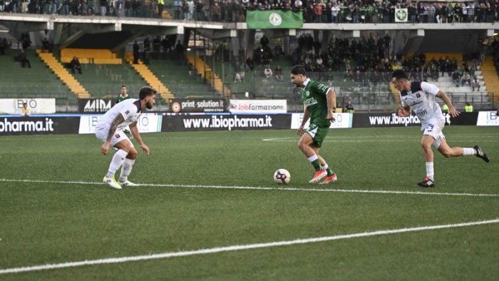 taranto escluso ecco la nuova classifica del girone c di serie c