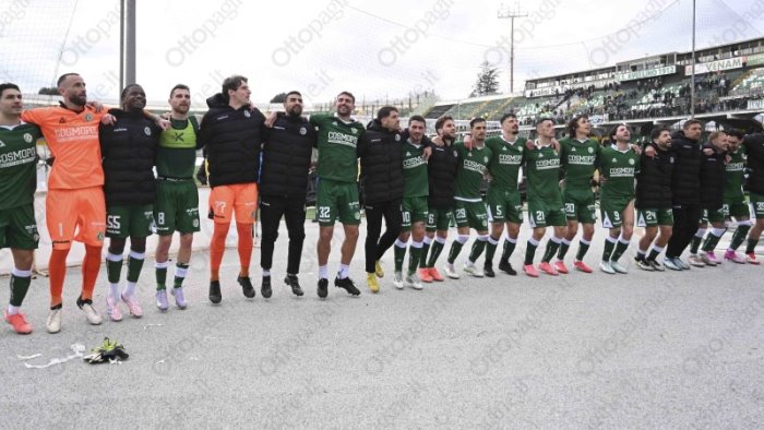 avellino senza un difensore e un centrocampista a messina i convocati
