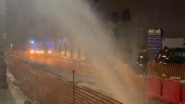 esplode condotta idrica nella notte a montella stop all acqua ecco dove