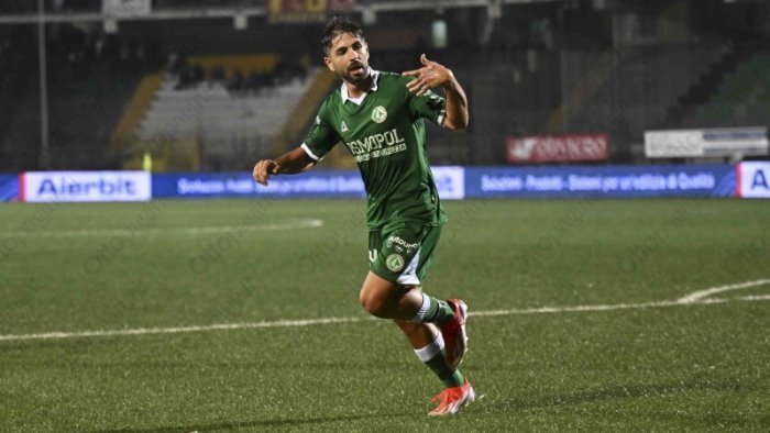 acr messina avellino 0 1 sounas l esultanza dedicata a de cristofaro