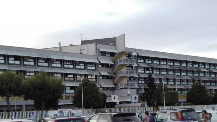 isolato il reparto di medicina dell ospedale test in corso