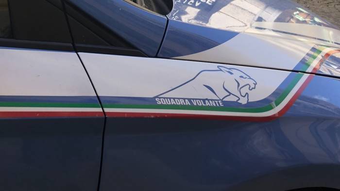 pozzuoli estorsione arrestati padre e figlio