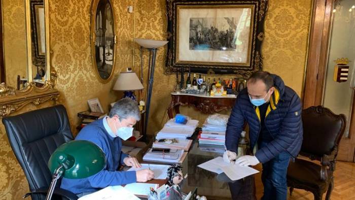 solidarieta a cava protocollo d intesa tra comune e caritas