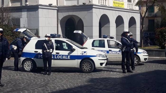 con i soldi delle multe assumiamo quattro nuovi vigili