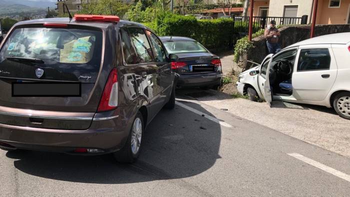 carambola di auto sulla statale diversi feriti in ospedale