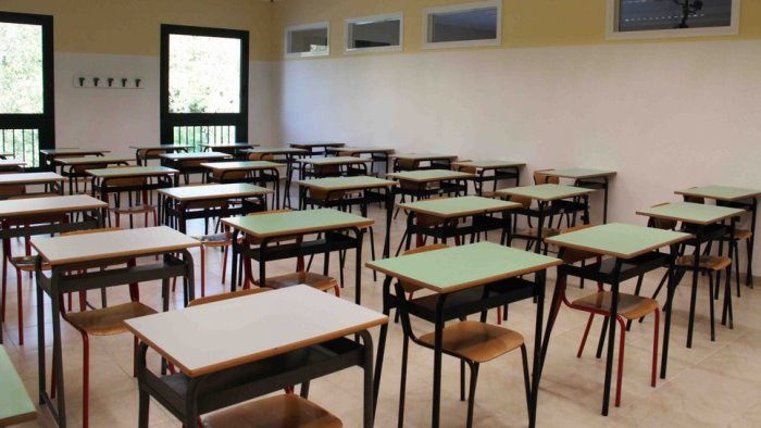 emergenza covid scuole chiuse a solofra