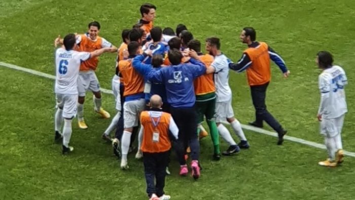 paganese colpo in dieci uomini mendicino stende il foggia