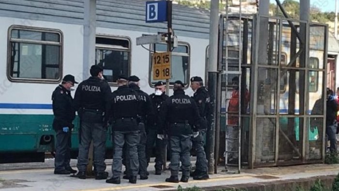 investito da un treno a torre annunziata muore 27enne di cava