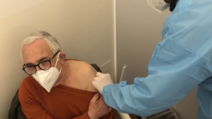 bracigliano inaugurato centro vaccinale nell ex municipio