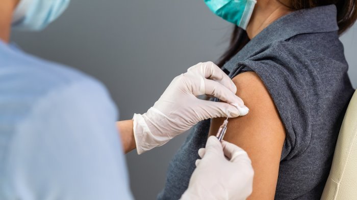 vaccini viene in soccorso moderna oggi 1 528 dosi