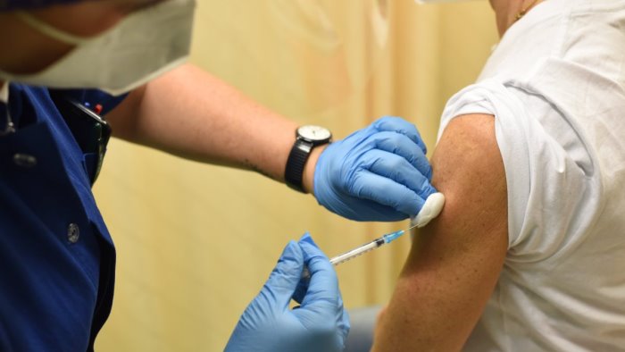 vaccini target alle regioni per raggiungere 500mila al giorno
