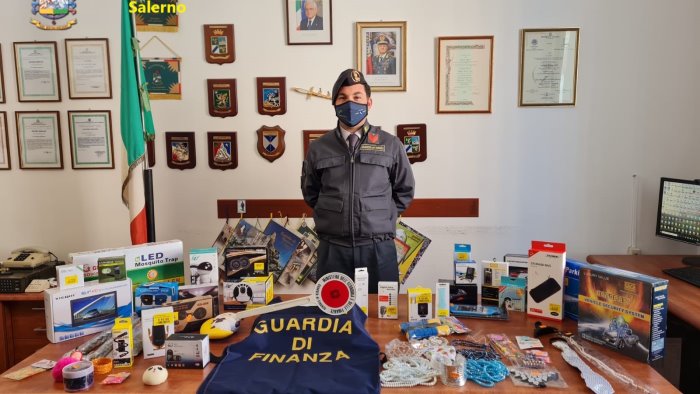 falso marchio ce sequestrate mascherine e giochi