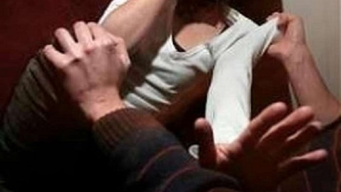 botte costretta a rapporti sessuali un aborto 9 anni