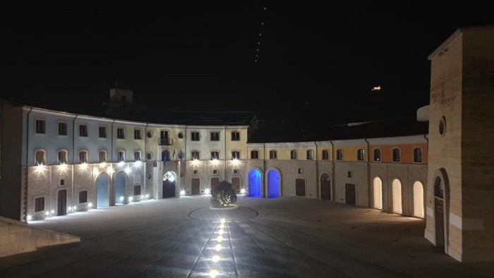 montella la casa comunale si colora di blu
