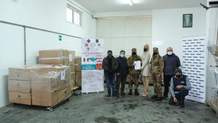 il materiale di ampio raggio da scafati alla volta del libano