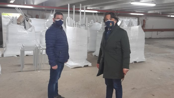 pagani in arrivo nuove attrezzature scolastiche