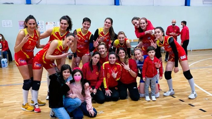volley b2 l accademia vince contro crotone e torna a sorridere