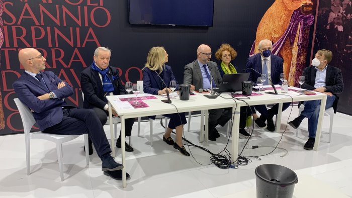 l oro del re rivive alla reggia di caserta