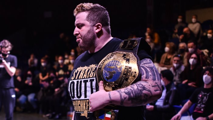 il salernitano king danza e il nuovo campione italiano di wrestling