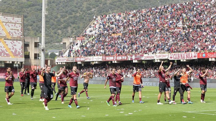 salernitana fiorentina 2 1 apoteosi granata all arechi la fotogallery