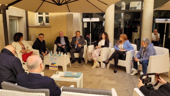 sopra le righe tanti eventi per la kermesse cittadina