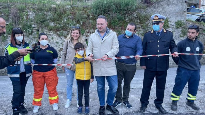 pellezzano riqualificato il parcheggio di via e a mario