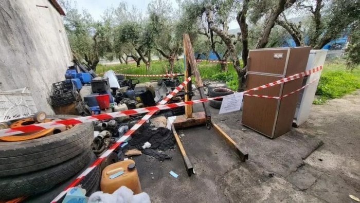 un altro blitz anti illegalita sulla litoranea scoperto meccanico abusivo