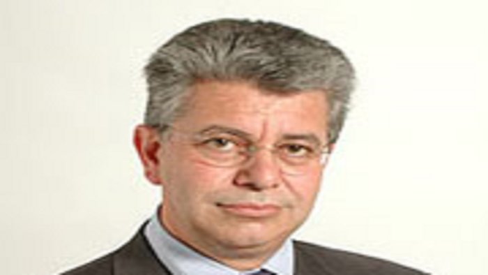 roccadaspide cittadinanza onoraria per il senatore ettore liguori