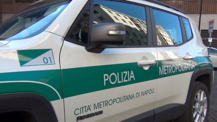 presunti illeciti su edilizia e commercio a villaricca prime ordinanze