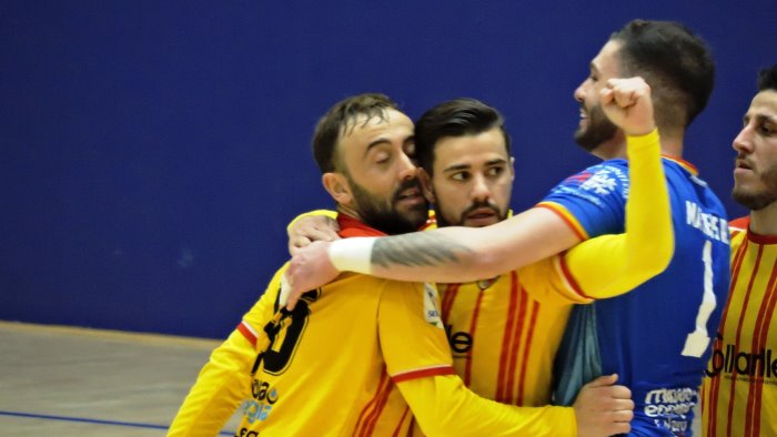 benevento 5 vittoria a pescara e sorpasso in classifica sul genzano