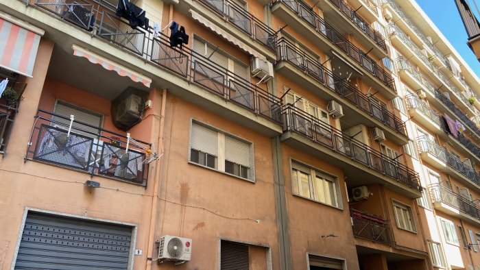 tragedia a salerno uomo muore sbranato dal suo cane in casa