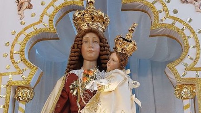 rinviata la processione della madonna delle galline a pagani