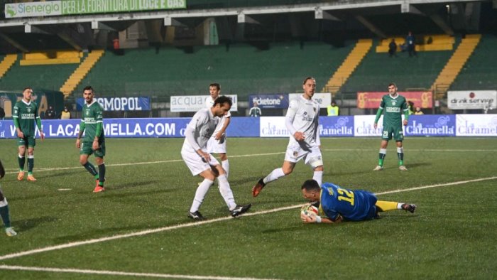 avellino monterosi un centrocampista si ferma a scopo precauzionale