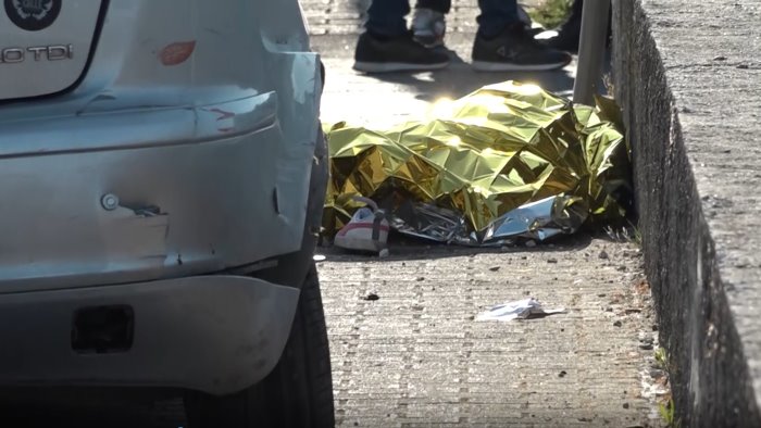 bimba morta a casalnuovo di napoli e stata la madre a investirla a retromarcia