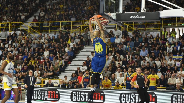 givova scafati basket colpo salvezza a verona tezenis ko
