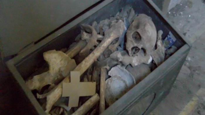 trovati teschi e ossa umane in un convento a nocera inferiore