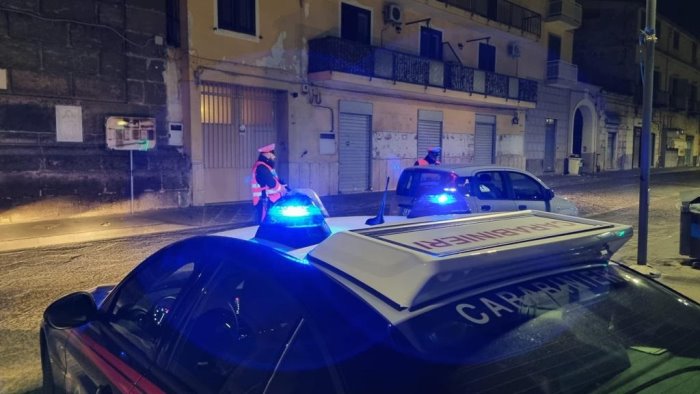 giugliano in campania controlli dei carabinieri due le persone denunciate