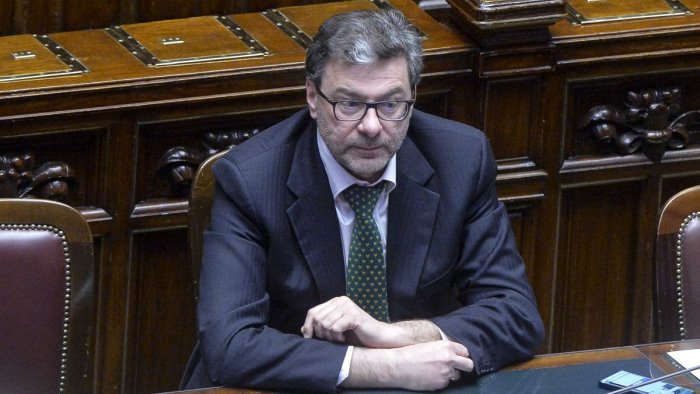 giorgetti l italia cresce le imprese sono forti